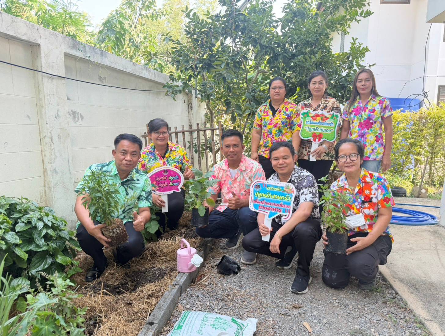 พช.อำเภอหนองโดน KICK OFF ปฏิบัติการ“Quick Win 90 วัน” ปลูกผักสวนครัว สร้างความมั่นคงทางอาหาร สู้ภัยวิกฤตเศรษฐกิจด้วยวิถีพอเพียง